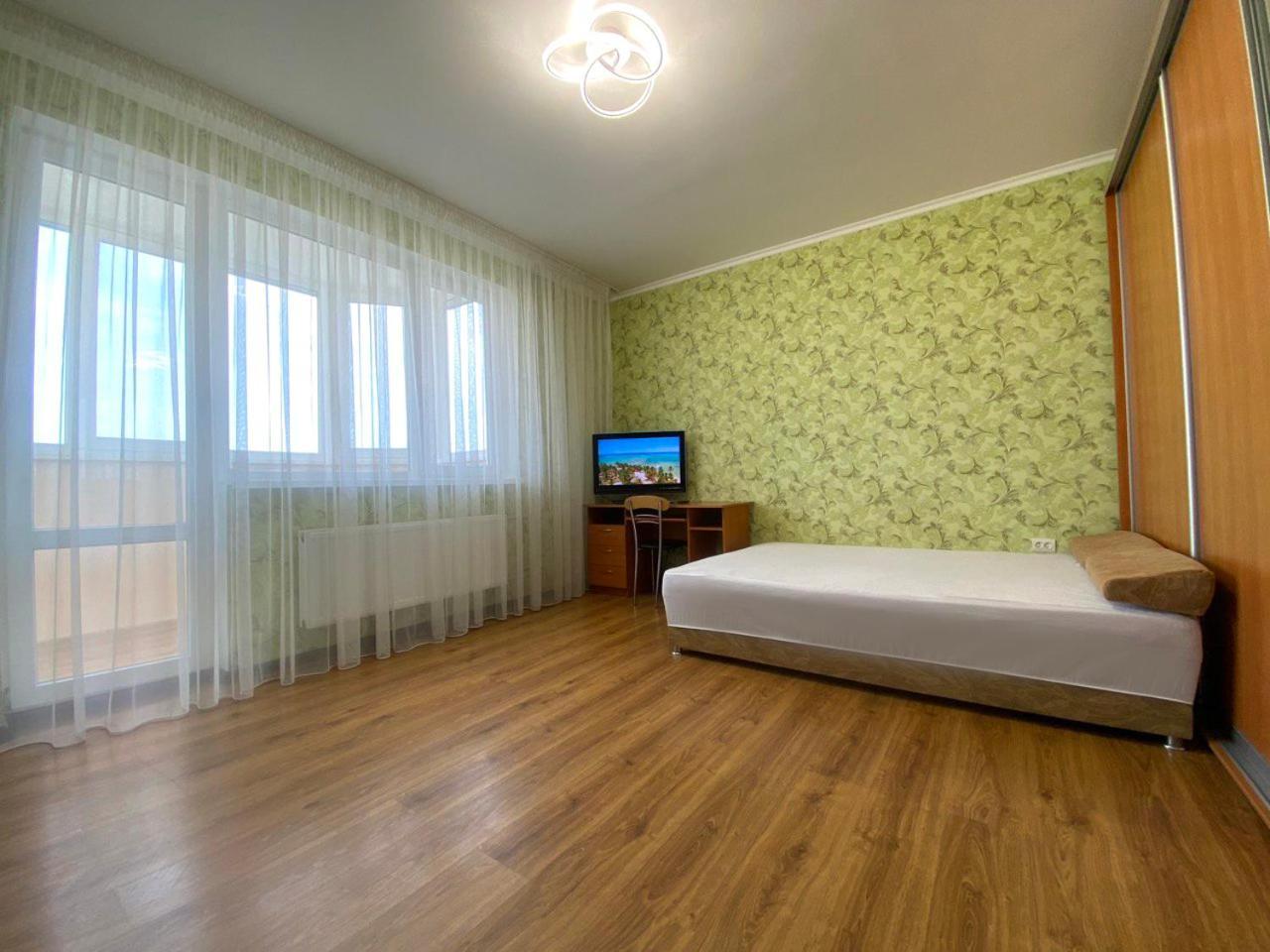 Separate Appartment At Shota Rustaveli Street Oldenburg Bagian luar foto
